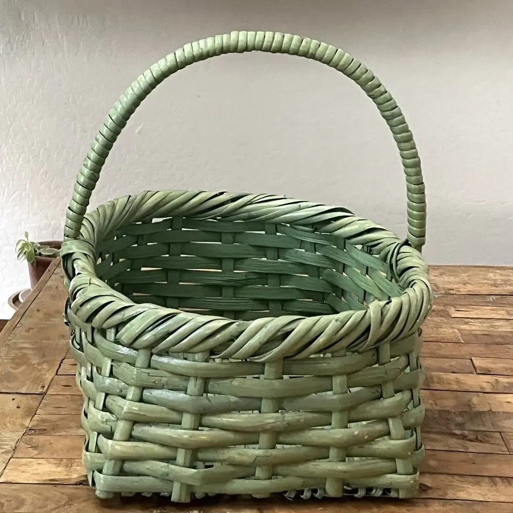 Vintage Handwoven Wicker Gathering Harvest Basket 17
